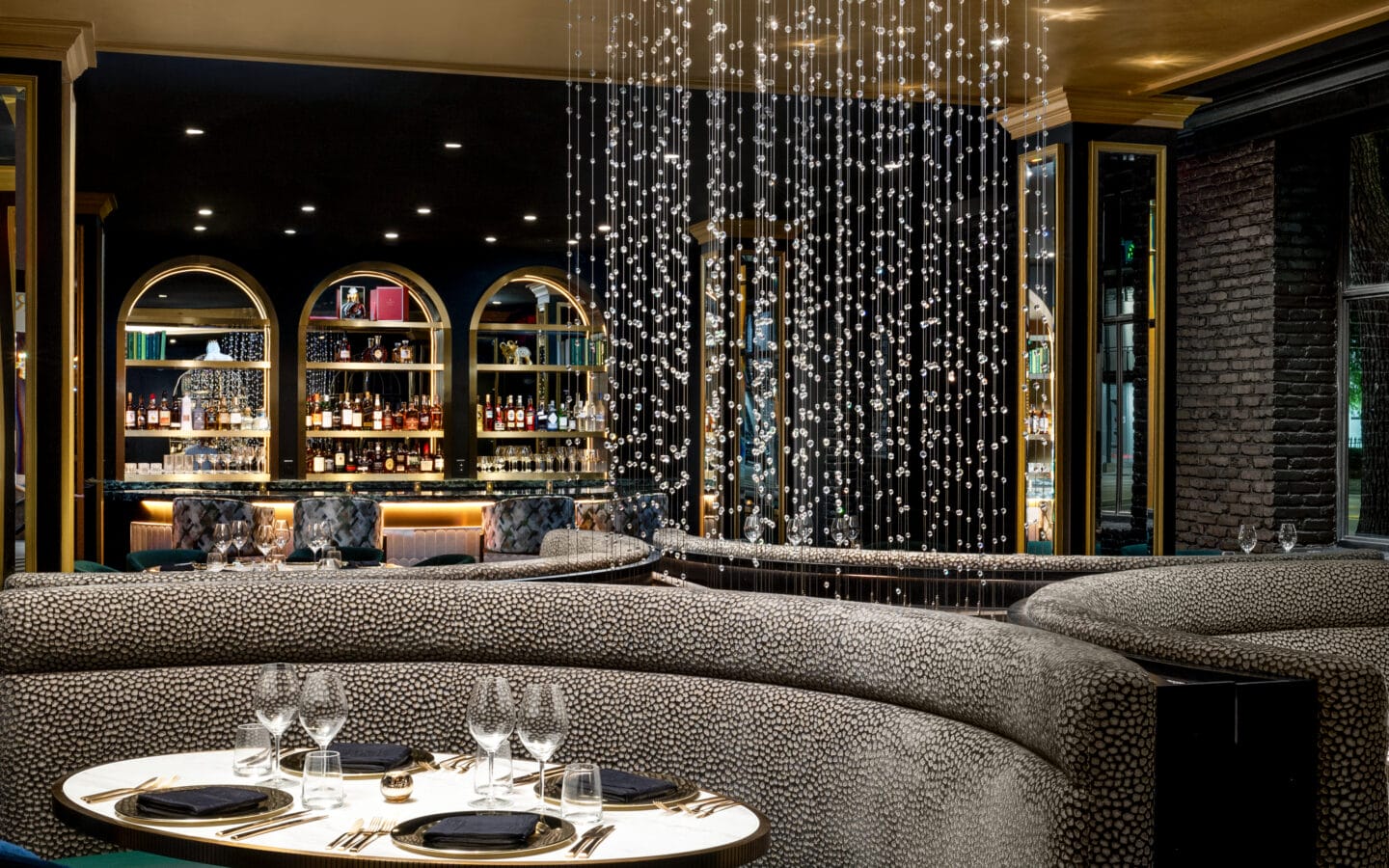 Le Moyne's Chophouse dining room
